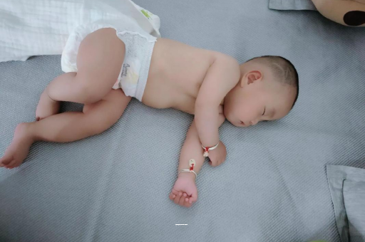丹阳孕妇肚子一跳一跳